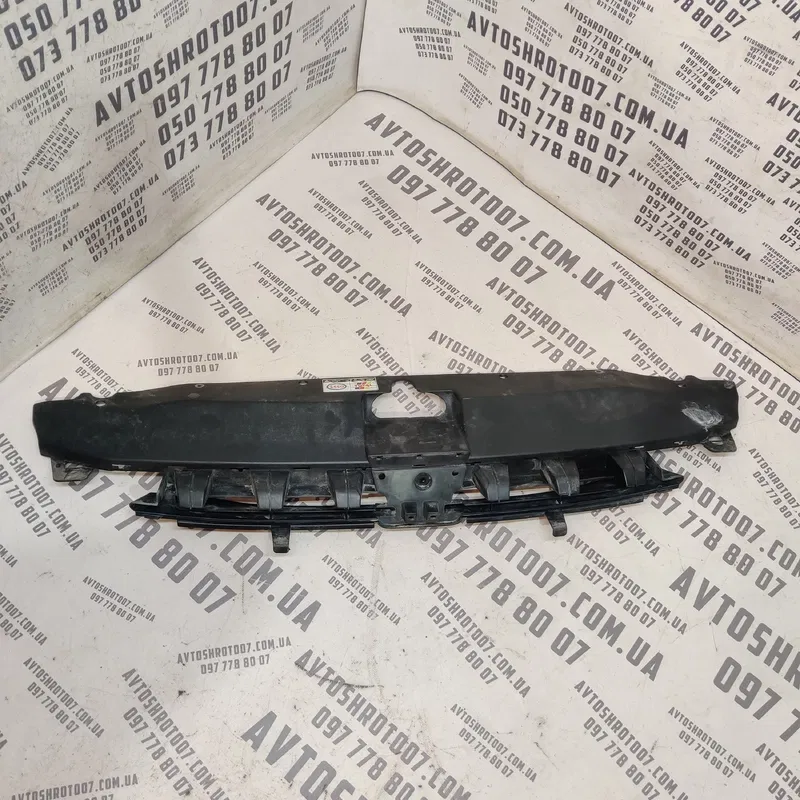 Рамка телевізора Peugeot 307 (01-08) 1.4 Бенз OEM 9635719477