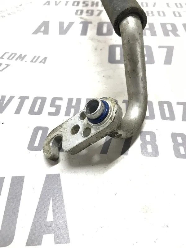 Трубка кондиціонера Kia Sorento 1 (02-09) 2.5 D4CB Дизель