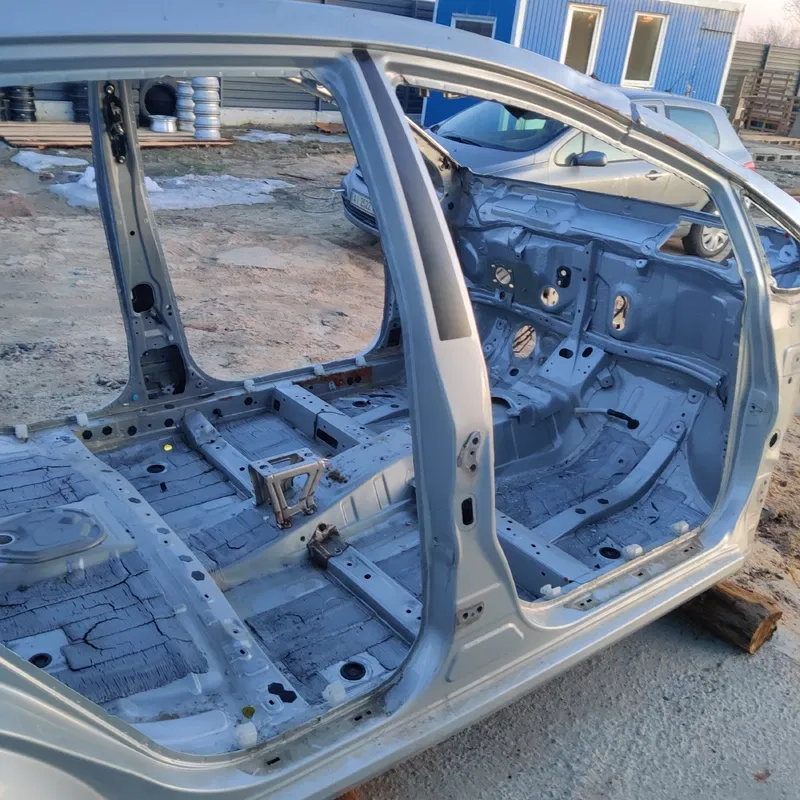 Стійка центральна Toyota Auris (06-12) 1.6 Бензин права