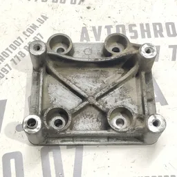 Кронштейн компресора Peugeot 307 (01-08) 1.4 OEM 9636693780