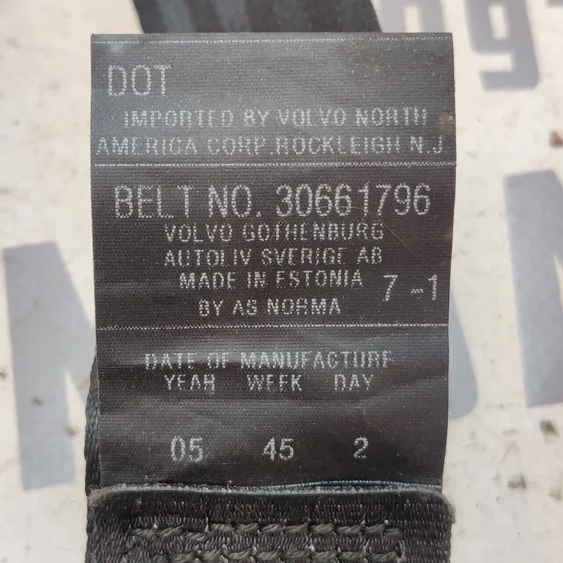 Ремінь безпеки Volvo V50 (04-12) 2.0D зад. лів. OEM 30661796