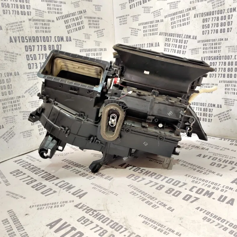 Корпус пічки Toyota Auris (06-12) 1.6 Бензин OEM 8701002c60
