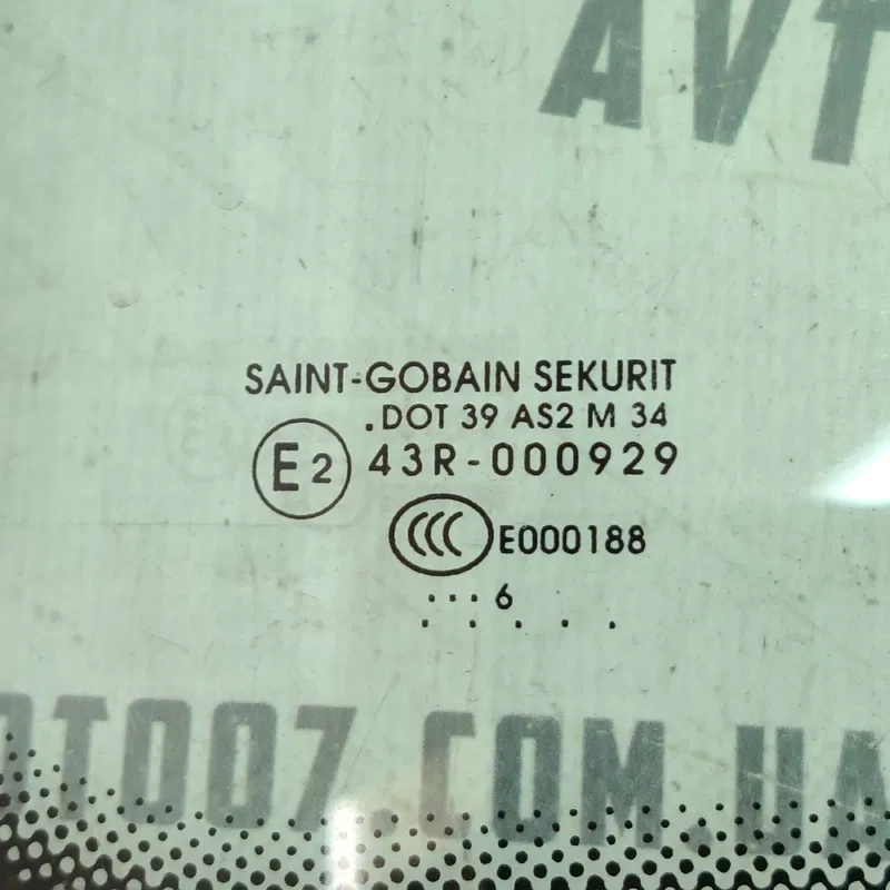 Скло кузовне Peugeot 307 (01-08) 1.4 Бензин заднє ліве