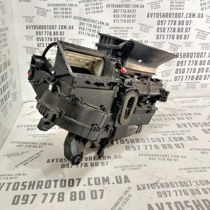 Корпус пічки Toyota Auris (06-12) 1.6 Бензин OEM 8701002c60