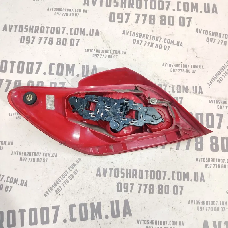 Ліхтар Peugeot 307 (01-05) 1.4 Бензин правий OEM 89022860507