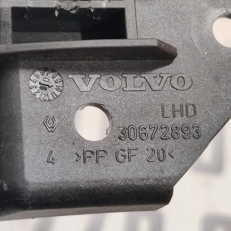 Кронштейн Volvo V50 (04-12) 2.0 Diesel OEM 30672893