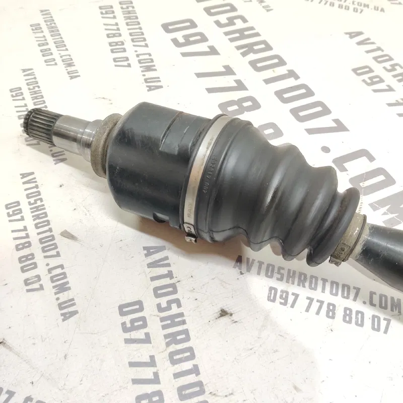 Привід Toyota Auris (06-12) 1.6 Бензин правий OEM 4347402150