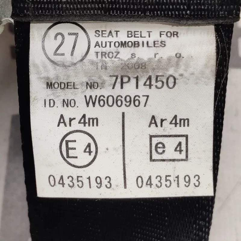 Ремінь безпеки Toyota Auris (06-12) 1.6Б зад.пр. OEM w606967