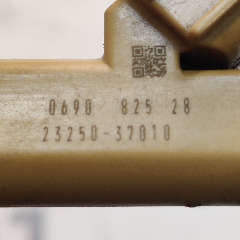 Паливна форсунка Toyota Auris 2008 1.6 Бензин OEM 2325037010