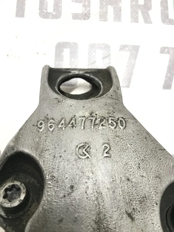 Кронштейн двигуна Citroen Berlingo 1 (96-08) 1.6D 964477250