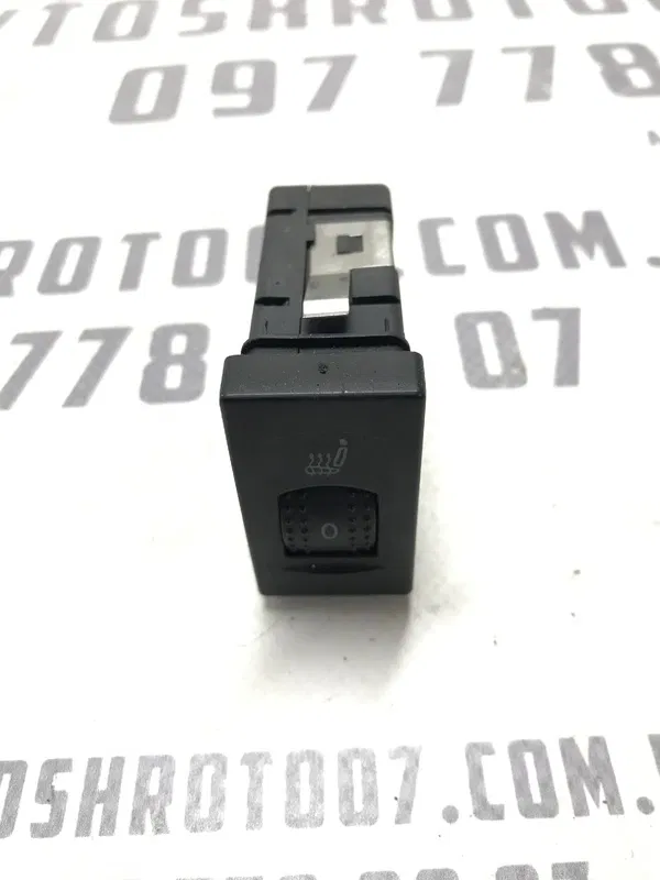 Кнопка обігріву сидінь VW Passat B5+ (00-05) 1.9 Дизель