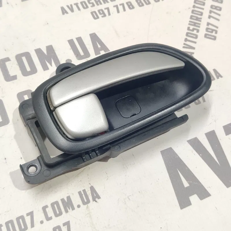 Ручка внутрішня перед. права Hyundai Elantra 4 (06-11) 1.6