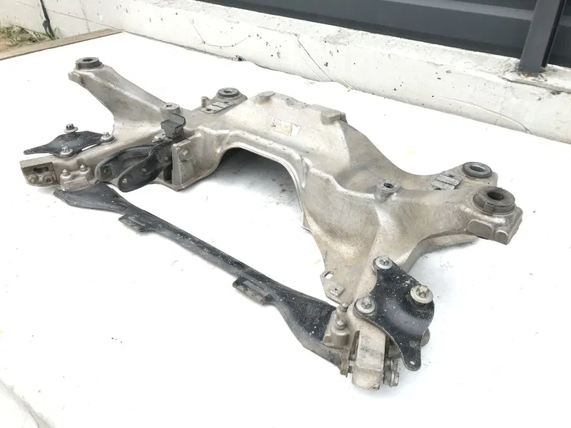 Підрамник передній Peugeot 407 (04-11) 2.0D 9650785380
