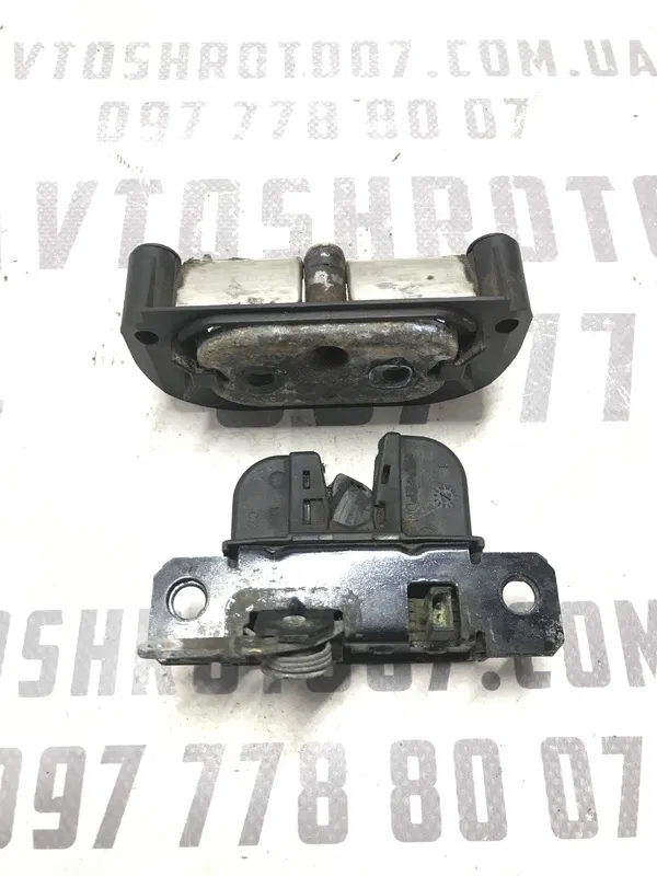 Замок кришки багажника VW Passat B5+ (00-05) 1.9Д задній