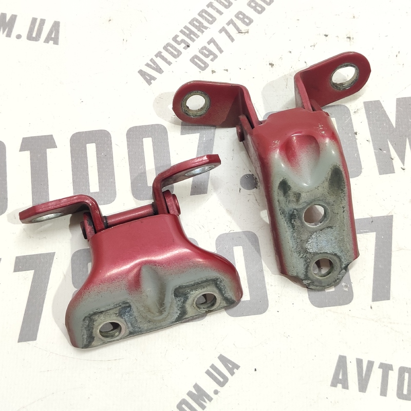 Дверна завіса задня ліва Hyundai Elantra 4 (06-11) 1.6 бенз