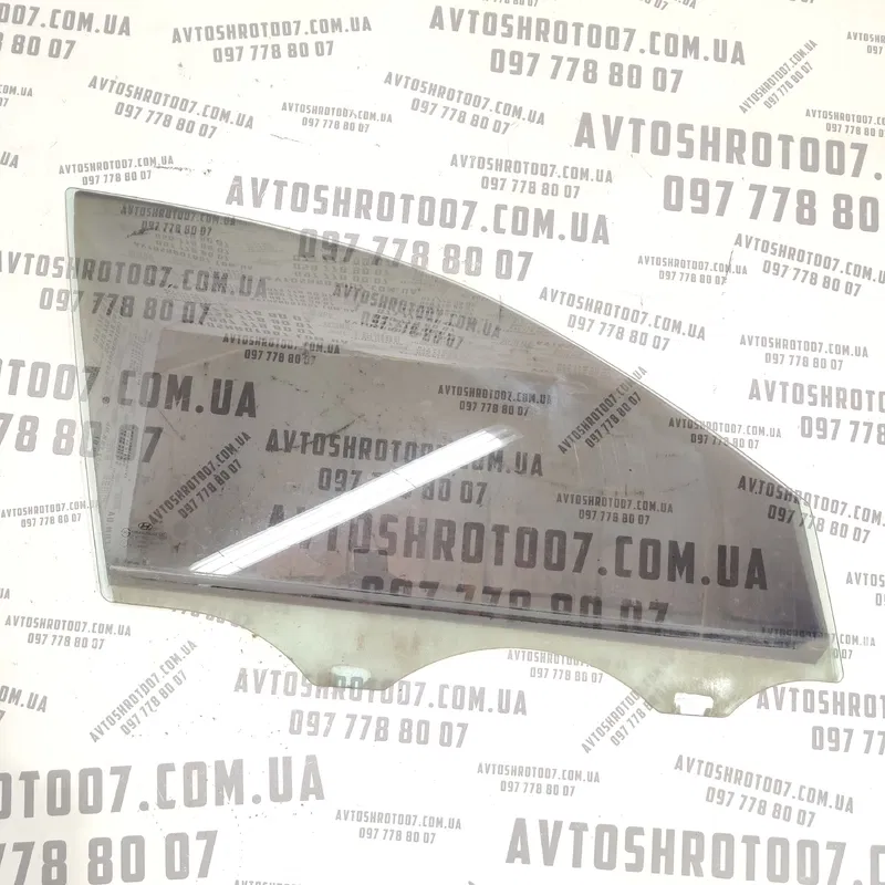 Скло дверей пер. праве Hyundai Elantra 4 (06-11) 1.6 бенз
