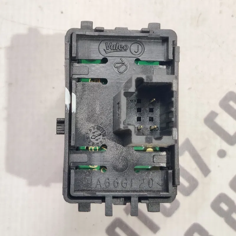 Кнопка Renault Grand Scenic 3 (09-16) 1.6dCi 251450002R