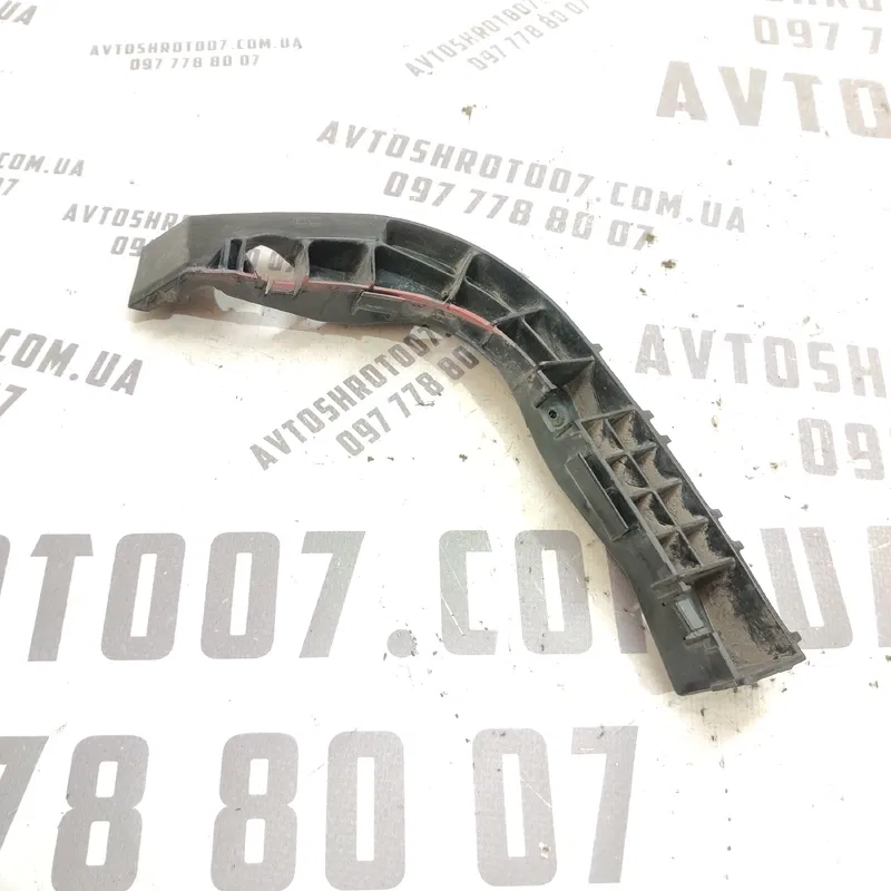 Кронштейн бампера перед правий Hyundai Elantra 4 06-11 1.6Б