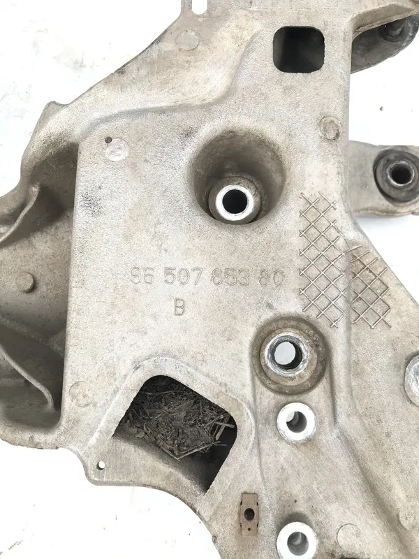 Підрамник передній Peugeot 407 (04-11) 2.0D 9650785380