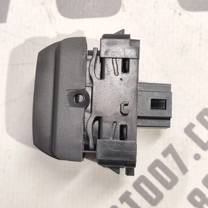 Кнопка Renault Grand Scenic 3 (09-16) 1.6dCi 251450002R