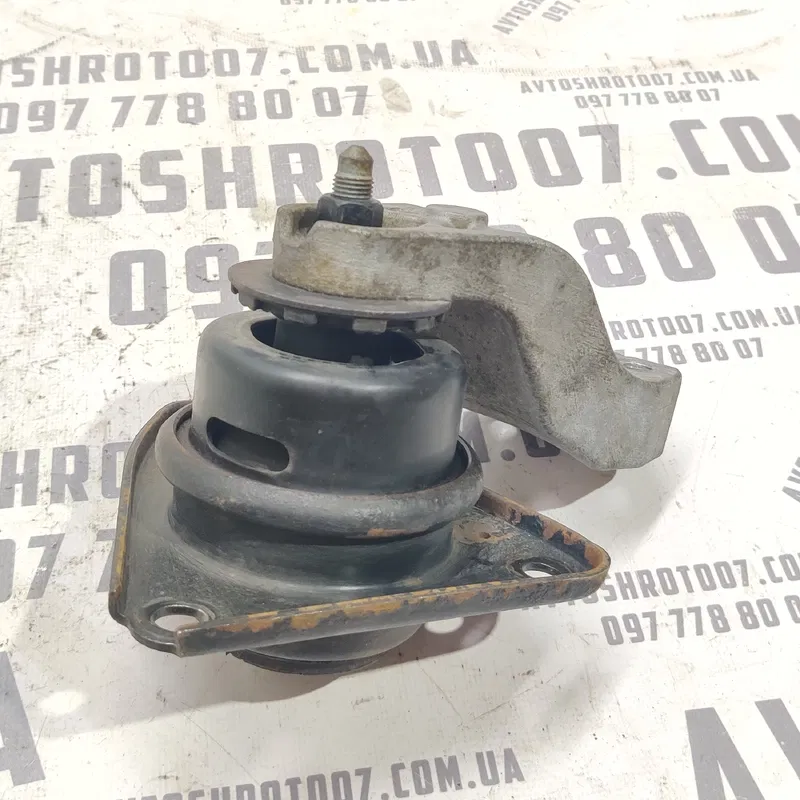 Подушка двигуна Hyundai Elantra 4 06-11 1.6Б права верхня