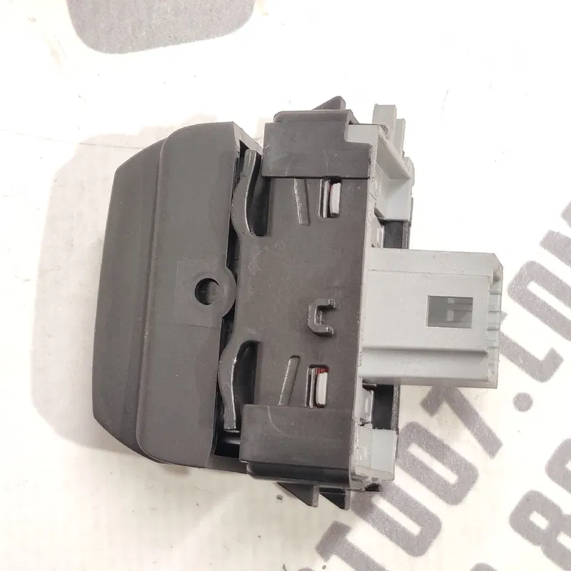 Кнопка Renault Grand Scenic 3 (09-16) 1.6D OEM 251538204R