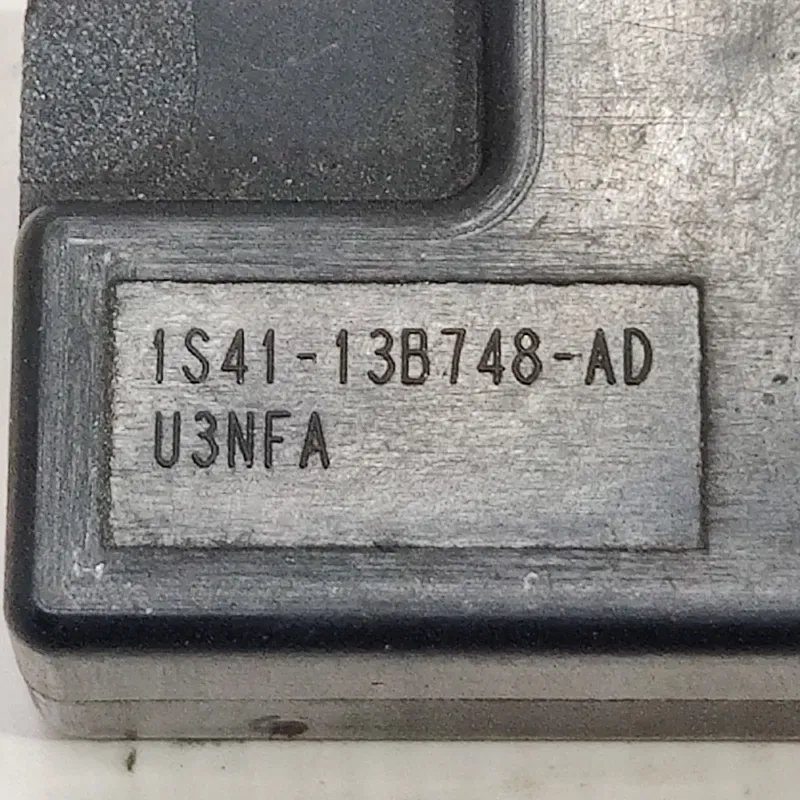 Кнопка бардачка Ford Focus MK2 (04-11) 1.6D 1S4113B748AD