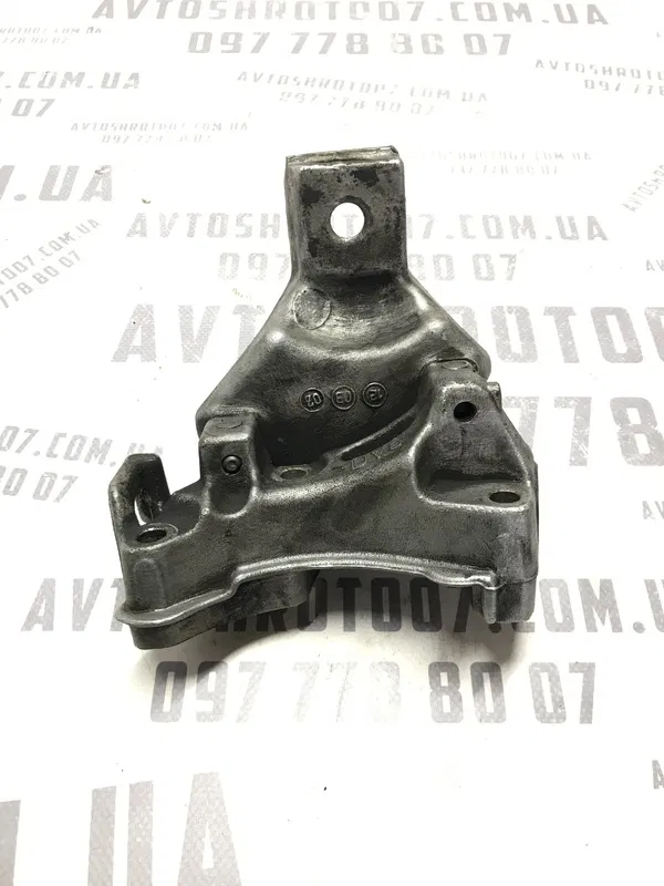 Кронштейн двигуна Citroen Berlingo 1 (96-08) 1.6D 964477250