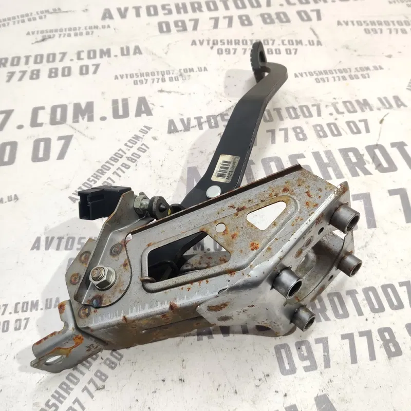Педаль тормозу Hyundai Elantra 4 (06-10) 1.6 бензин МКПП