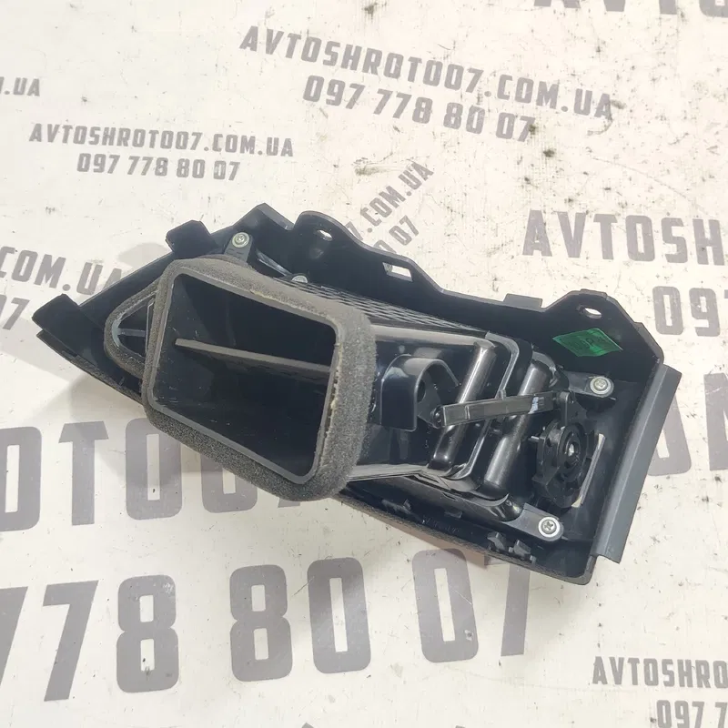 Дефлектор обдуву Hyundai Elantra 4 06-11 1.6 бензин лівий