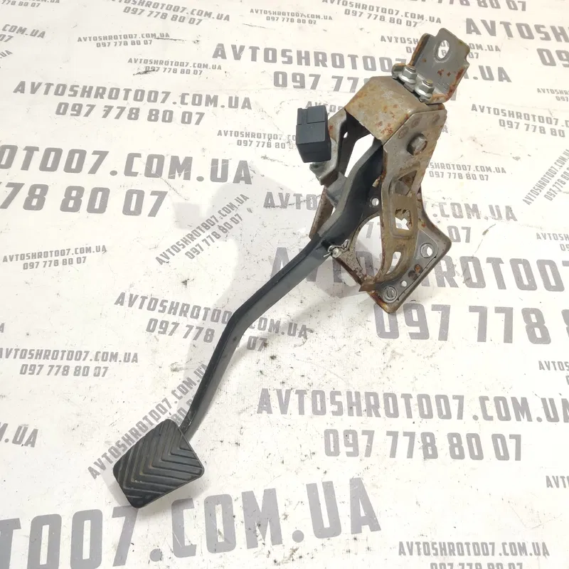 Педаль тормозу Hyundai Elantra 4 (06-10) 1.6 бензин МКПП