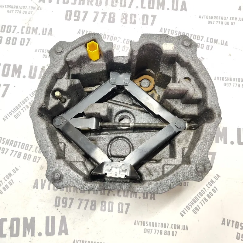 Пінопласт багажника Peugeot 407 (04-11) 2.0 дизель