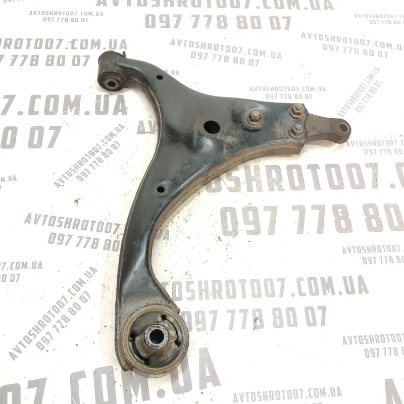 Ричаг передній правий Hyundai Elantra 4 (06-11) 1.6 бенз