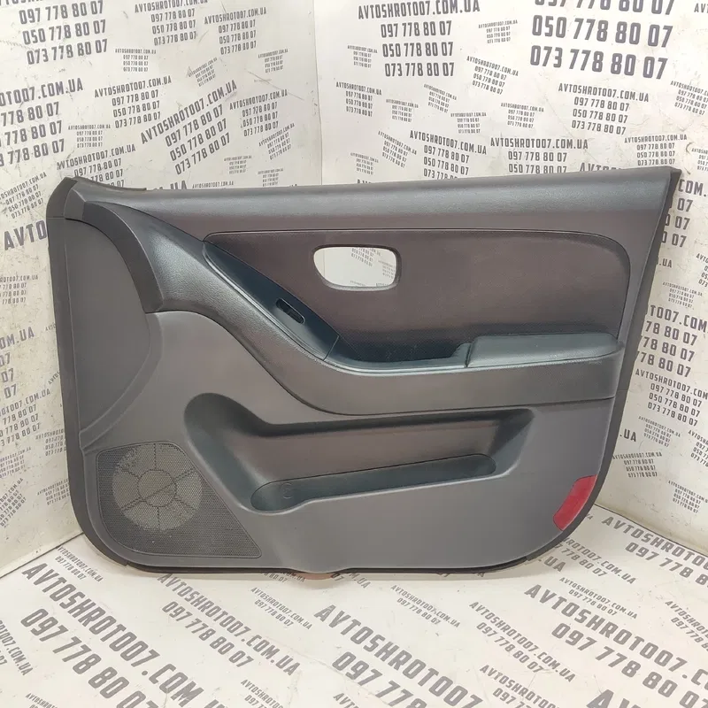 Карта дверна передня права Hyundai Elantra 4 (06-11) 1.6