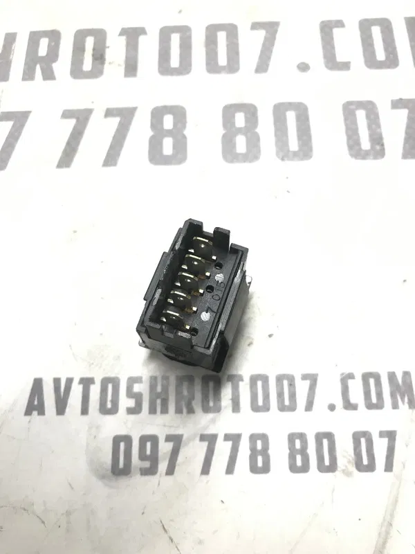 Кнопка склопідіймача Citroen Berlingo 1 (96-08) 1.6D