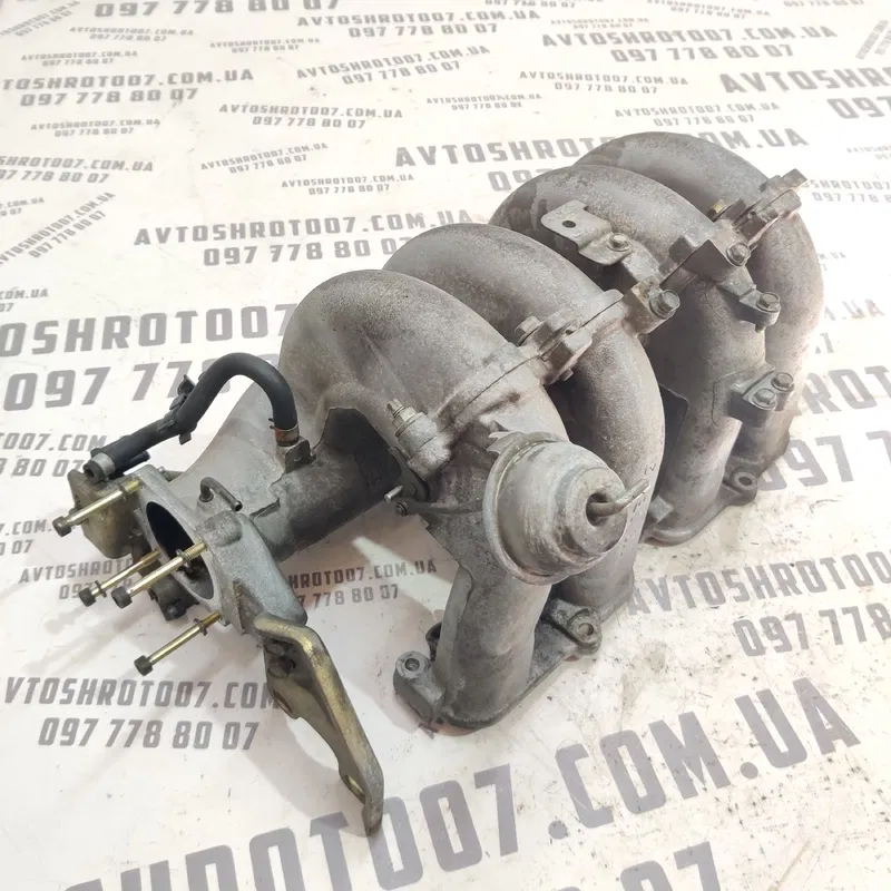 Впускний колектор Nissan X-Trail T30 (01-07) 2.5 Бензин