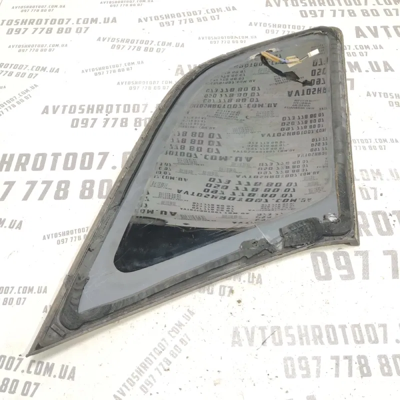 Кузовне скло Toyota Avensis T25 (03-08) 2.0D заднє праве