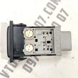 Кнопка обігріву заднього скла Toyota Avensis T25 03-08 2.0D фото 3