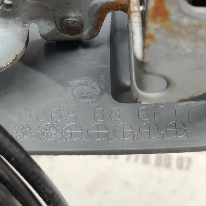 Трос лючка паливного бака Mazda 6 GY (02-08) 2.0 бензин