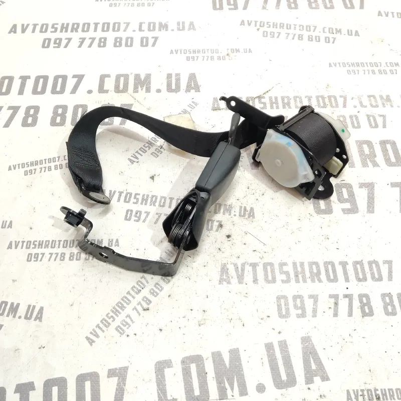 Ремінь безпеки задній правий Toyota Avensis T25 (03-09) 2.0D