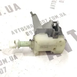 Замок лючка бака Toyota Avensis T25 (03-08) 2.0D 7703005010