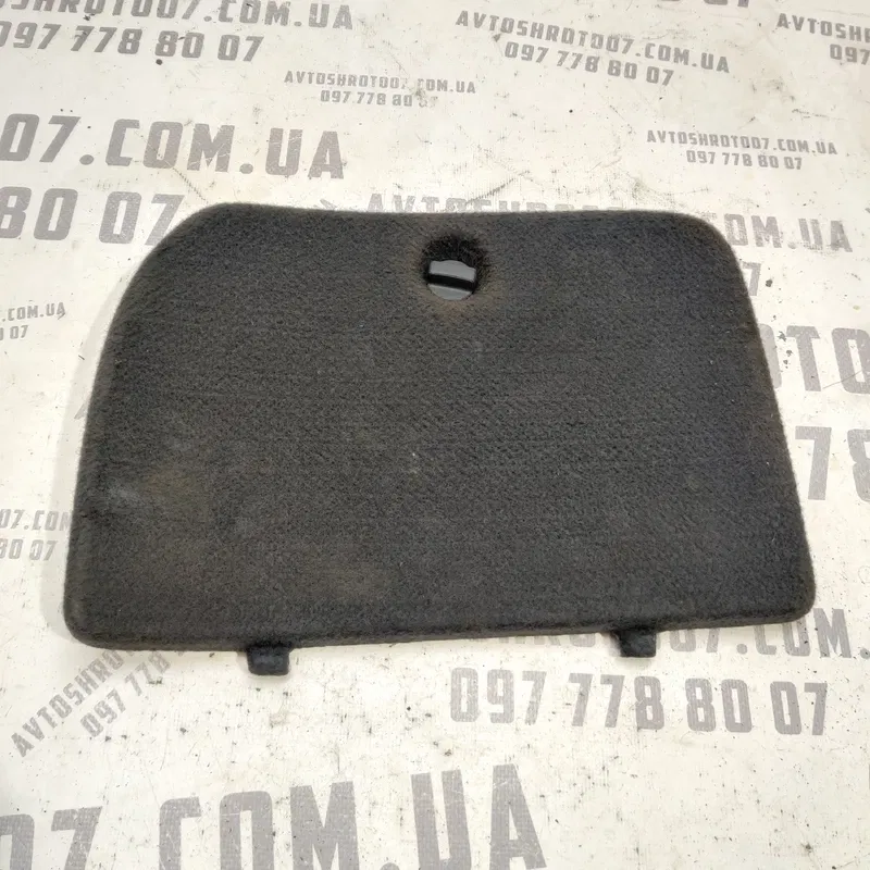 Накладка салону Toyota Avensis T25 (03-08) 2.0D задня ліва