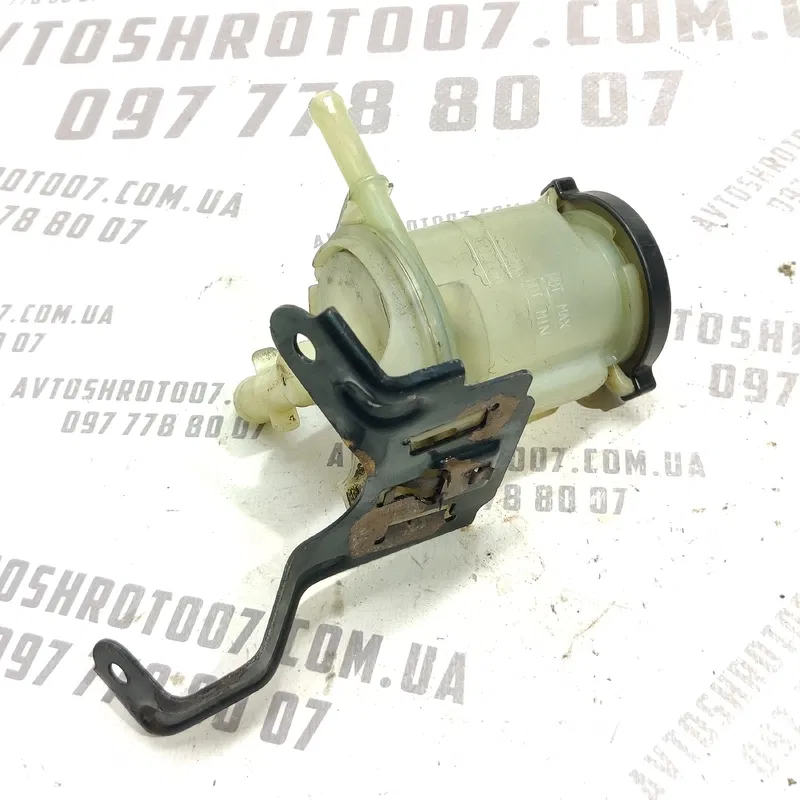 Бачок насосу ГУР Toyota Avensis T25 (03-08) 2.0 Дизель
