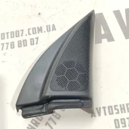 Накладка салону Toyota Avensis T25 (03-09) 2.0D пер. права