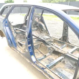 Стійка центральна права Toyota Avensis T25 (03-08) 2.0D