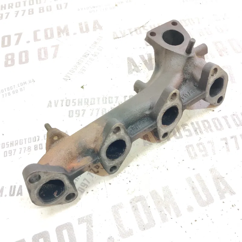 Колектор випускний Toyota Avensis T25 (03-09) 2.0 Дизель