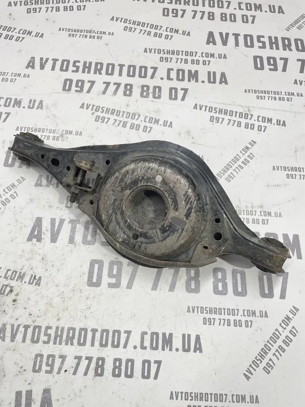 Ричаг підвіски задній правий Mazda 6 GY (02-08) 2.0 бенз