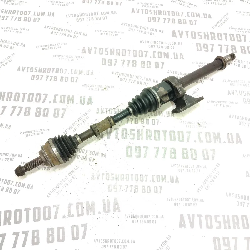 Привід передній правий Toyota Avensis T25 (03-08) 2.0D