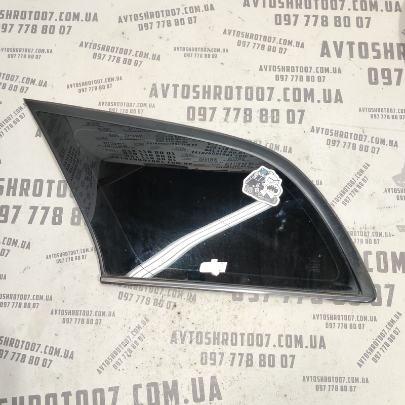 Кузовне скло заднє ліве Toyota Avensis T25 (03-08) 2.0D