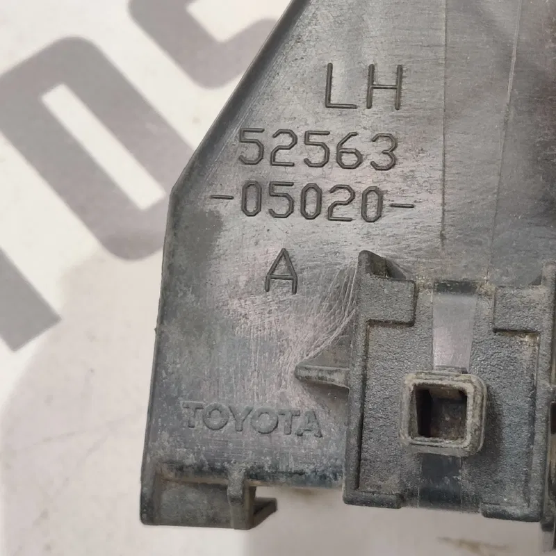 Кронштейн бампера Toyota Avensis T25 (03-08) 2.0D зад. лів.